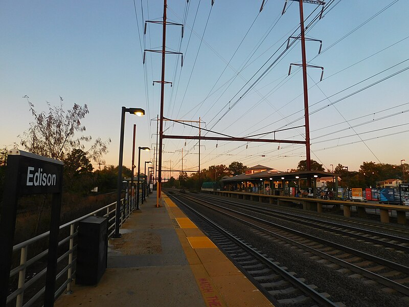 File:Edison station - October 2019.jpg