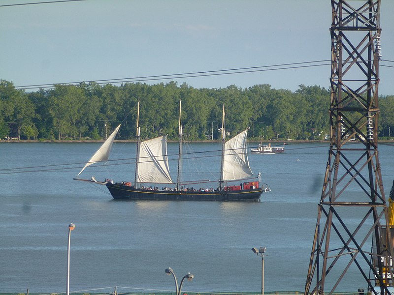 File:Excursion vessels in Toronto harbour, 2014 06 14 (1).JPG - panoramio.jpg