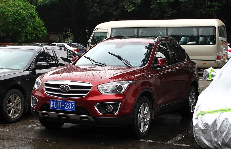 File:FAW Besturn X80.jpg