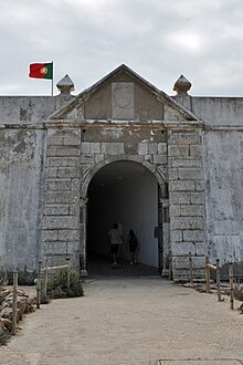 Entrance gate to the fortress in 2012 Fortaleza de Sagres (2012-09-25), by Klugschnacker in Wikipedia (60).JPG