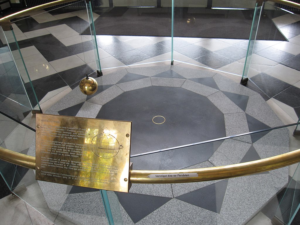 Pendulum in the lobby of the Physics Department at the University of Oslo