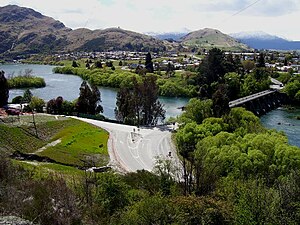 The view across Kawarau River. FranktonNZ.jpg