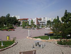 Lapangan pusat di Kota Fukang