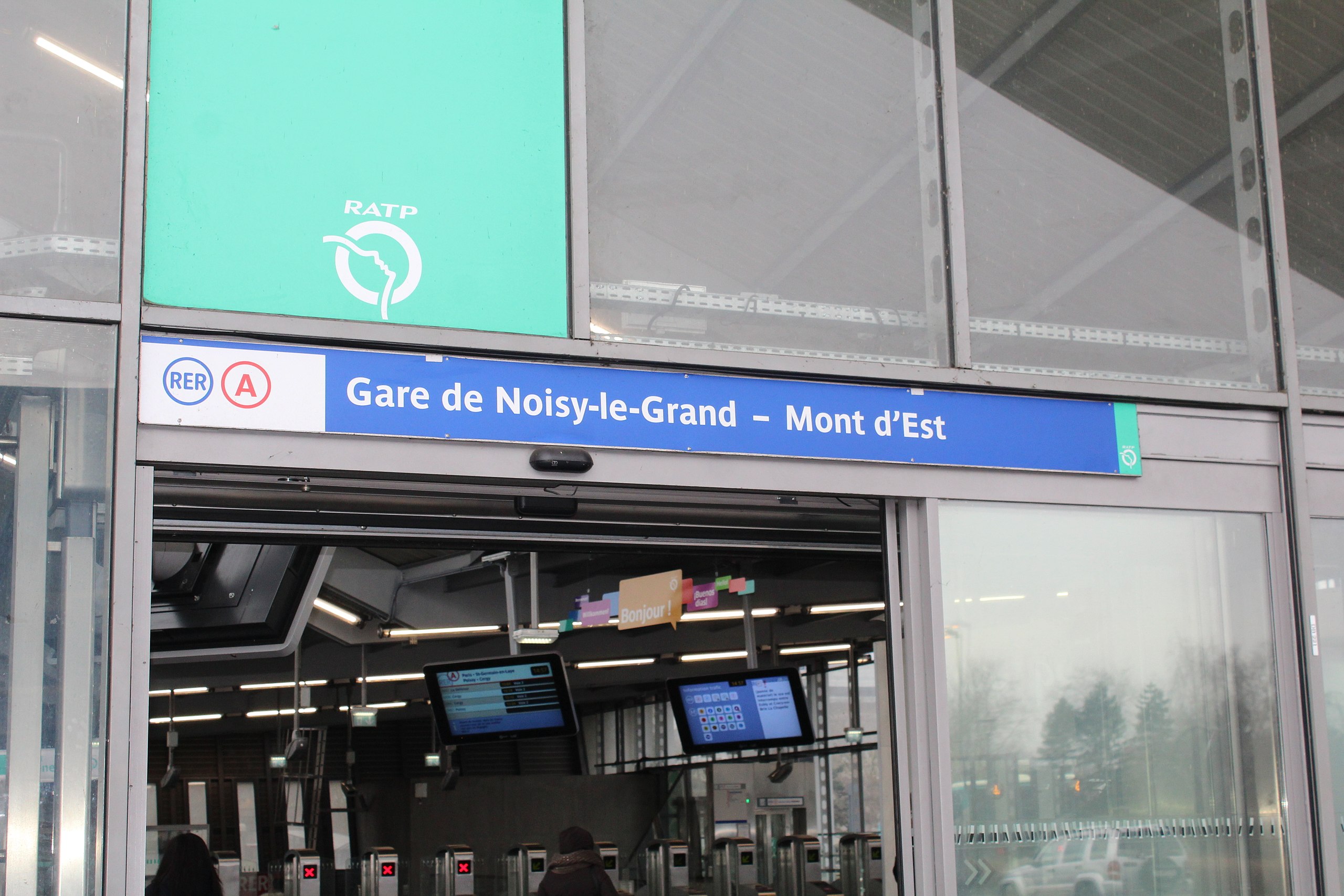 File Gare Rer Noisy Grand Mont Est 4 Jpg Wikimedia Commons