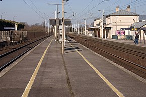 Gare de Chantilly-Gouvieux CRW 0831.jpg