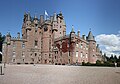 English: Glamis Castle in Angus, Scotland, UK.