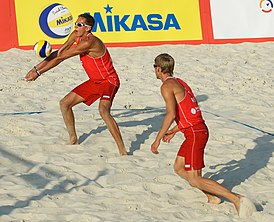 Константин Семёнов (слева) и Ярослав Кошкарёв в матче московского турнира Большого шлема 2011 года