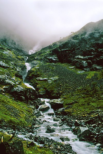 File:Gudbrandsjuvet-Trollstigen (2004) 07.jpg