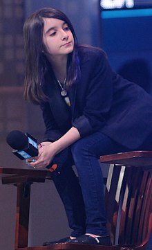 Hannah Alper on stage at We Day Seattle 2015 (cropped).jpg