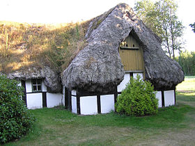 Hedvigs Hus mit der inseltypischen Dacheindeckung aus Seegras (tangtag)