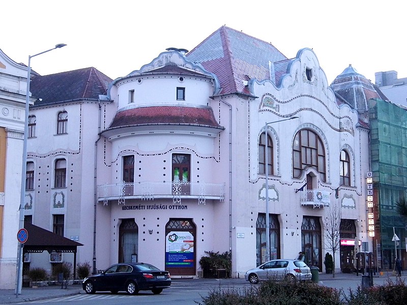 File:House of Youth, Kecskemét.JPG