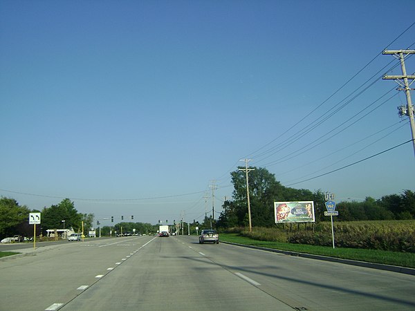 Eastbound IL 22 approaching Quentin Road.