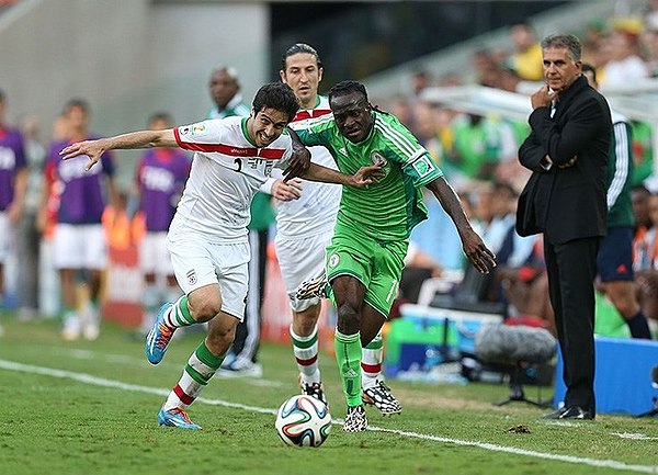 Heydari playing for Iran against Nigeria in 2014 World Cup