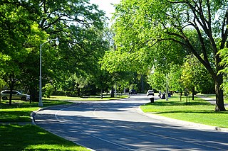 <span class="mw-page-title-main">Island Park Drive</span> Scenic parkway in Ottawa, Ontario, Canada