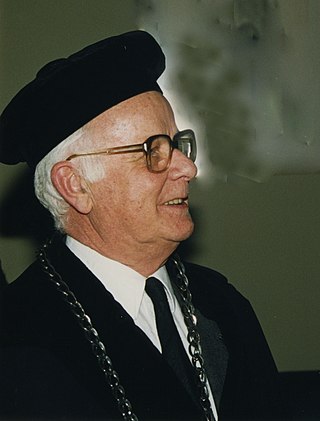 <span class="mw-page-title-main">Jan Beenakker</span> Dutch physicist and rector (1926–1998)