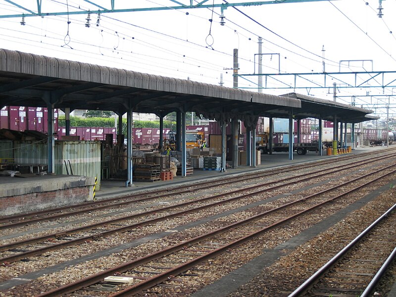 File:JRF Fuji Station 3.JPG