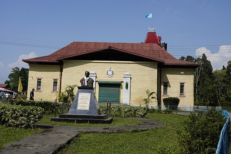 File:Jarvie Hall, Dr. Graham's home, Kalimpong 02.jpg