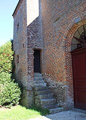 Porte permettant d'accéder à la tour nord.