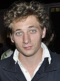 Jeremy Allen White, AT&T Center, 2013.jpg