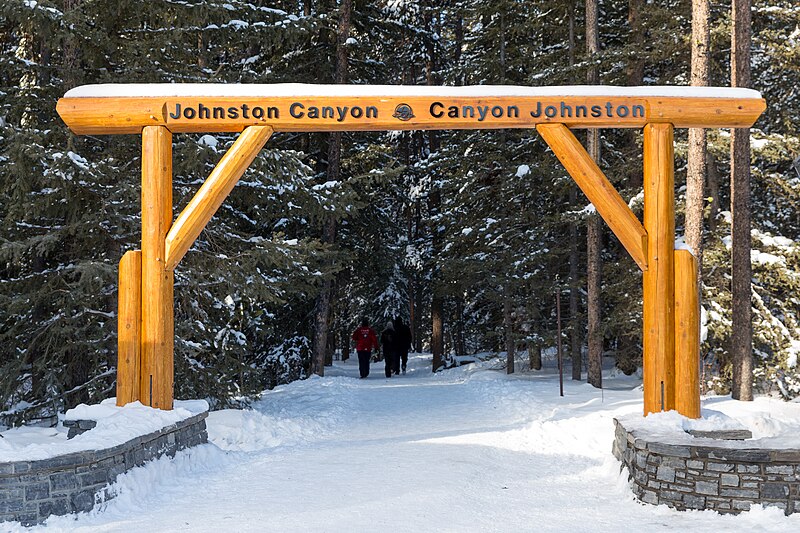 File:Johnston Canyon (33370044385).jpg