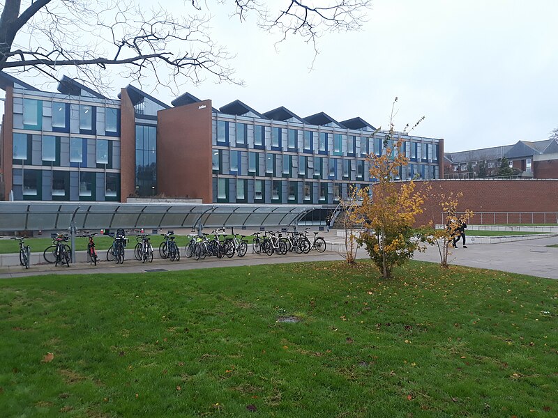 File:Jubilee Building, University of Sussex.jpg