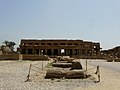 Vue de l'« Akhmenou », salle des fêtes de Thoutmôsis III, depuis la « cour du Moyen Empire »