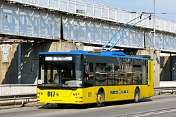 Большинство троллейбусов города модели ЛАЗ E183D1[77]