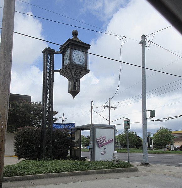 File:Labarre & Jeff Highway Bank Clock Old Jefferson Louisiana.jpg