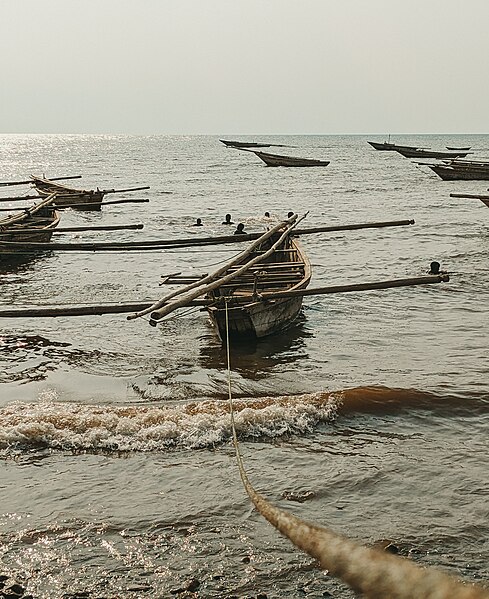 File:Lac Tanganyika au Burundi 6.jpg