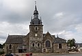 L'église Saint-Pierre de Lanouée vue d'ensemble.