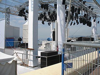 Le Grand Journal — Wikipédia