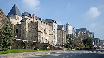 Palais des comtes du Maine