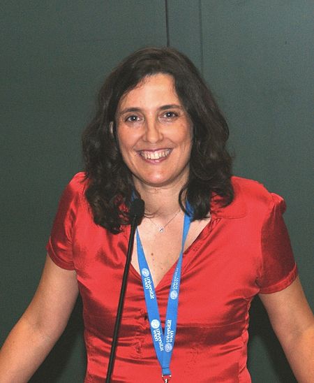 Leticia González.jpg