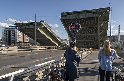 Vägbeskrivningar till Liljeholmsbron med kollektivtrafik