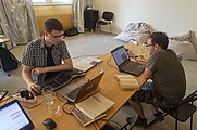 Wikipedisté v Coworkingovém centru behem akce WikiMěsto Litomyšl