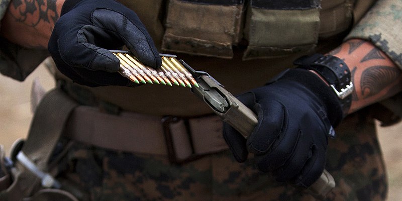 File:Loading Rounds (8769187754) (cropped, zoom on clip).jpg