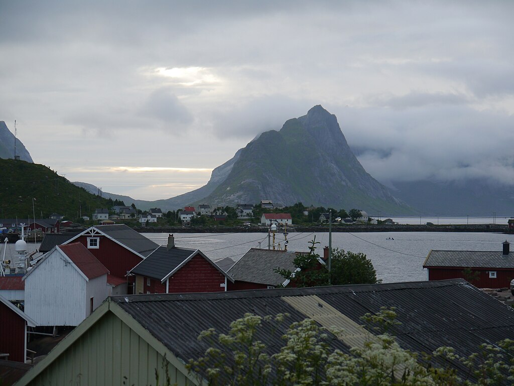 Lofoten Reine 11.JPG