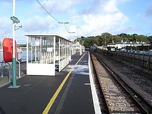 Dermaga Lymington Station.jpg