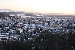 Lyss on pikkukaupunki kumpuilevassa Mittellandissa.