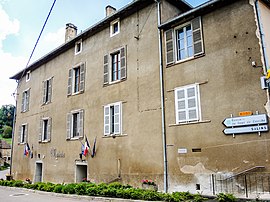 The town hall in Myon