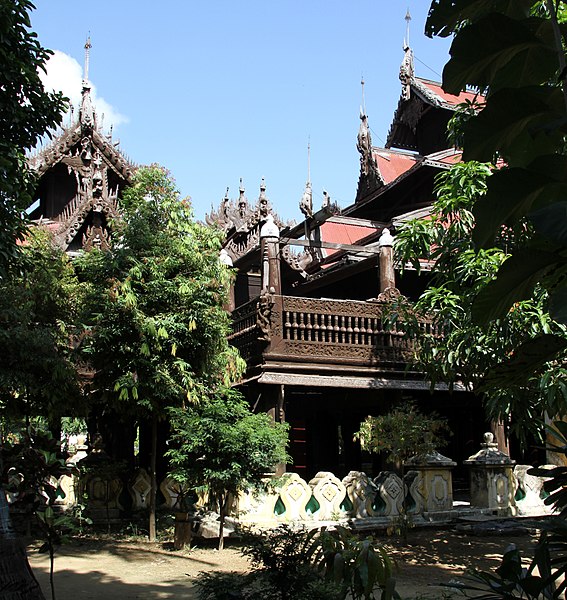 File:Mandalay-Shwe Inn Bin-12-Pagode-gje.jpg