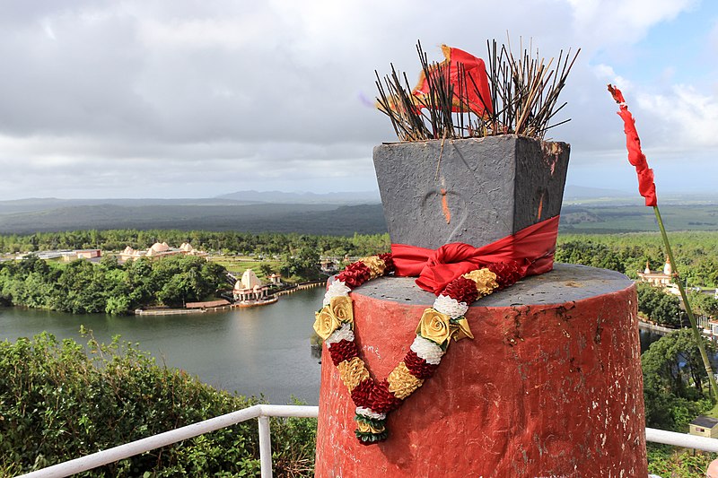 File:Mauritius HinduTempleArea-GangaTalao-01.jpg