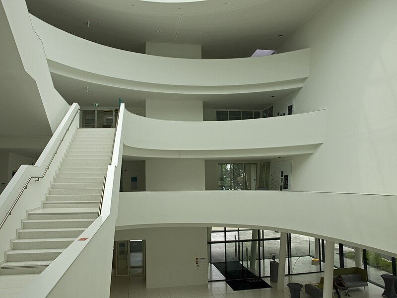 File:Max Planck Institute for the Science of Light Interior 2.jpg