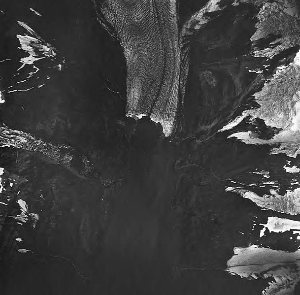 File:McCarty Glacier, terminus of tidewater glacier, hanging and mountain glaciers with icefall, August 27, 1963 (GLACIERS 6619).jpg