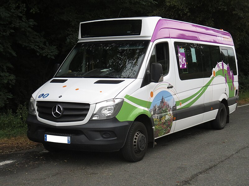 File:Mercedes-Benz Sprinter City (vue avant) - Le Bus (Amboise * été 2018).jpg