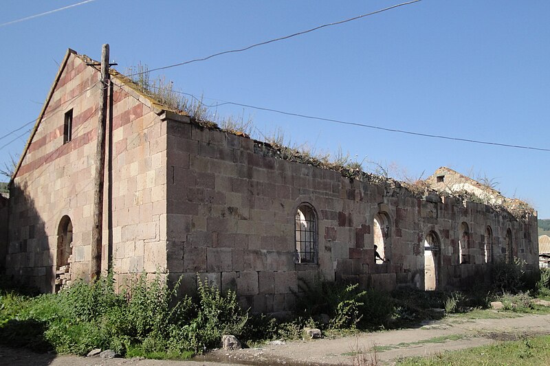 File:Metsavan, S. Hovhannes church - panoramio.jpg