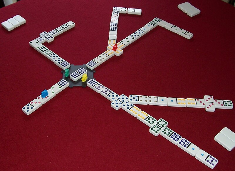 Chickenfoot (domino game) - Wikipedia