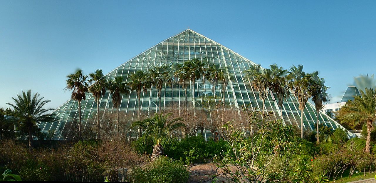 Moody Garden Aquarium Pyramid