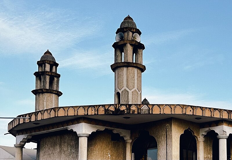 File:Mosque in Temeke ward, Temeke MC, Dar es Salaam.jpg