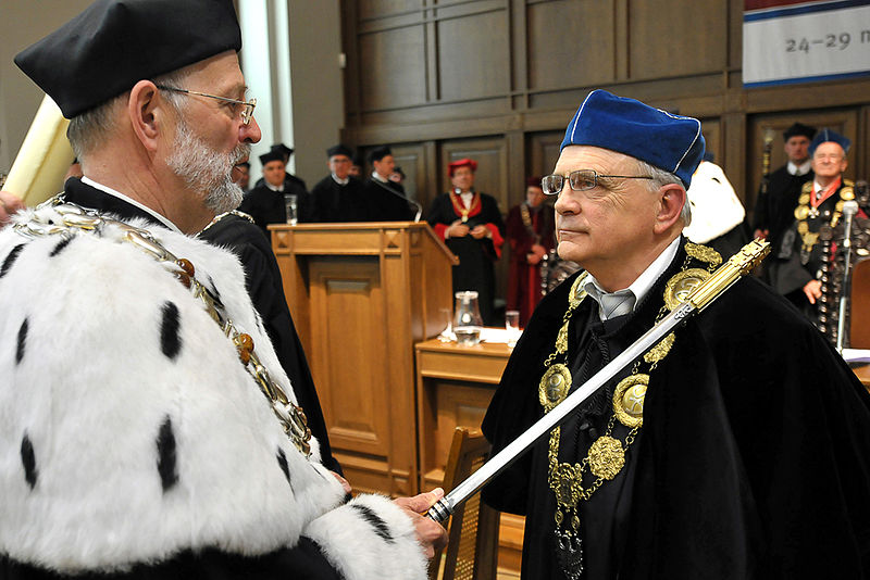 File:Nadanie doktoratu honoris causa na Politechnice Gdańskiej.JPG